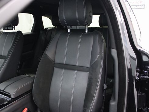 Used 2022 Land Rover Range Rover Velar S image 18
