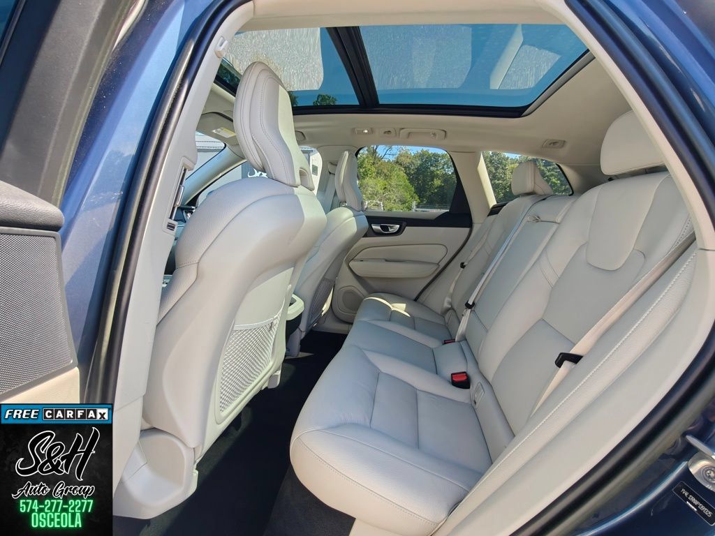 Used 2023 Volvo XC60 B5 Plus w/ Climate Package AWD/4WD image 19