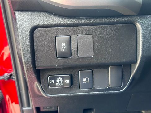 Used 2020 Toyota Tacoma SR5 image 23