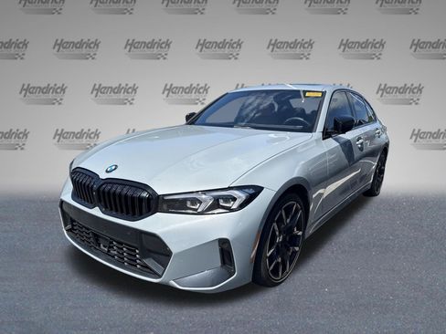 Used 2025 BMW 330i Sedan w/ M Sport Package RWD image 4