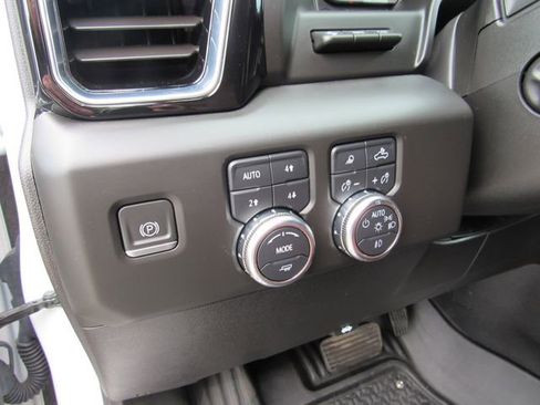 Used 2024 GMC Sierra 1500 Denali Ultimate AWD/4WD image 18