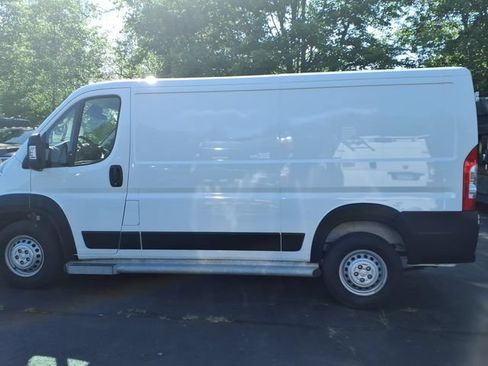 Used 2025 RAM ProMaster 2500 w/ U-Haul Equipment Group FWD image 4
