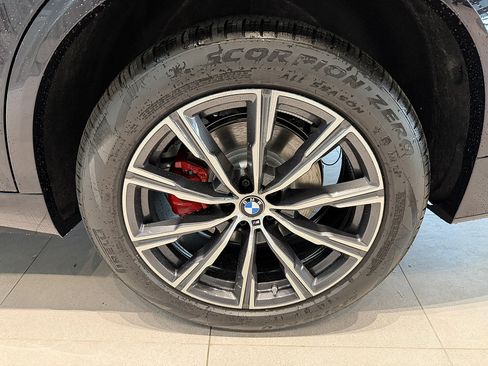 New 2026 BMW X5 xDrive40i w/ M Sport Package AWD/4WD image 7