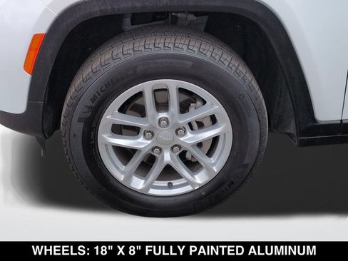 Used 2025 Jeep Grand Cherokee Laredo X AWD/4WD image 11