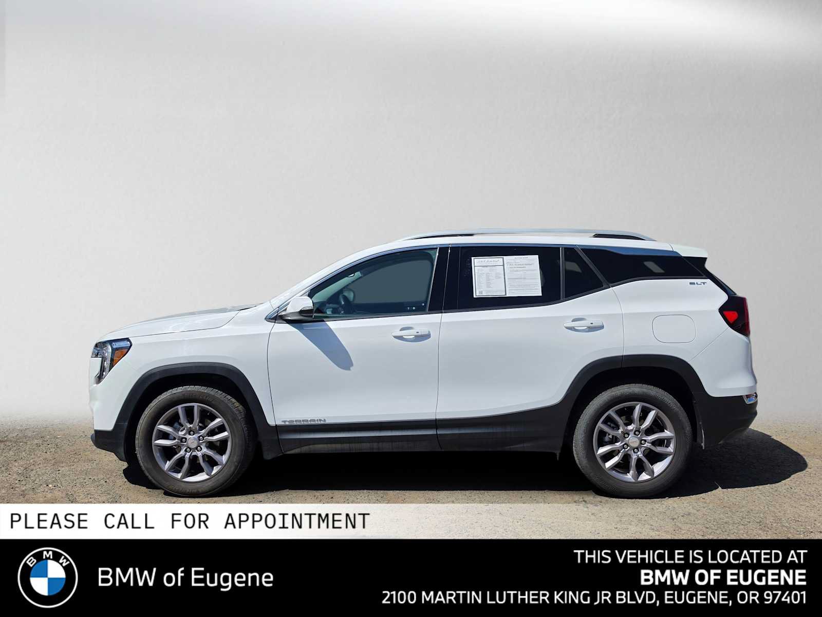 Used 2024 GMC Terrain SLT AWD/4WD image 6