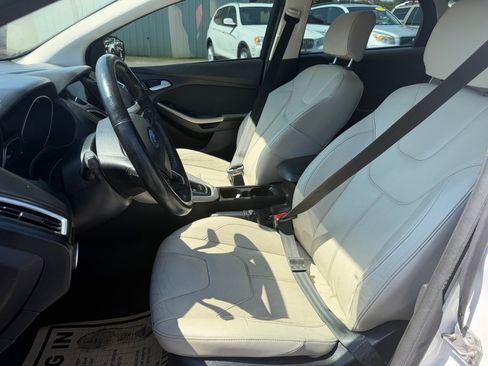 Used 2017 Ford Focus Titanium FWD image 11