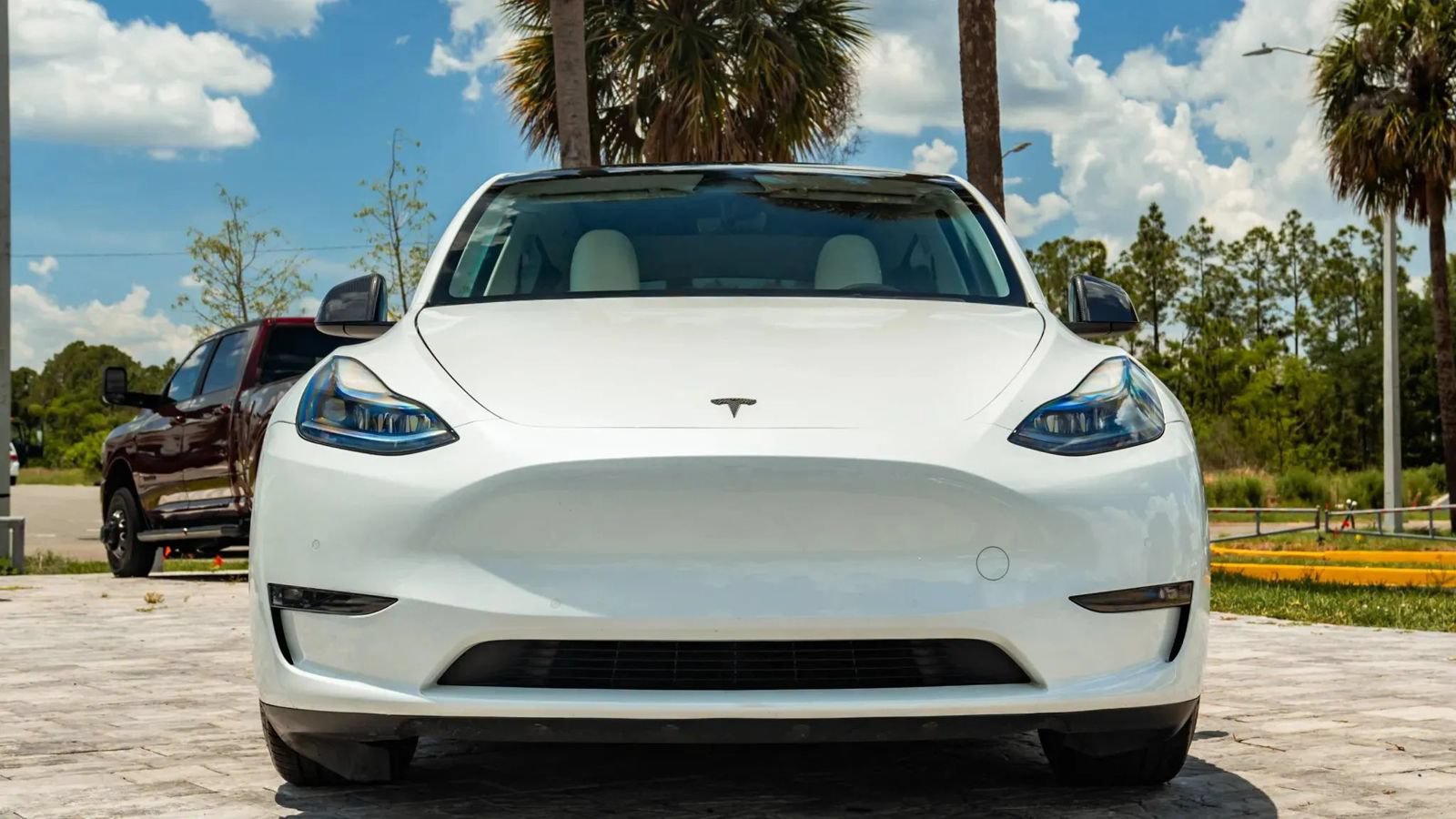 Used 2022 Tesla Model Y Performance AWD/4WD image 2