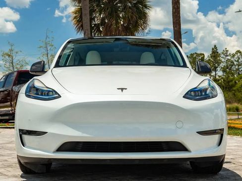 Used 2022 Tesla Model Y Performance AWD/4WD image 2