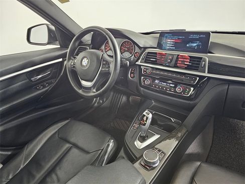 Used 2017 BMW 330i xDrive Sedan image 10