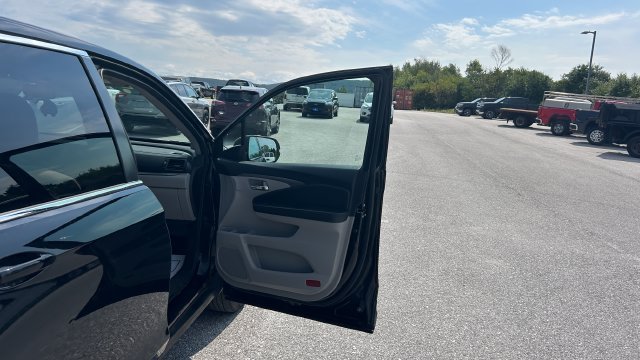 Used 2021 Honda Pilot EX image 47
