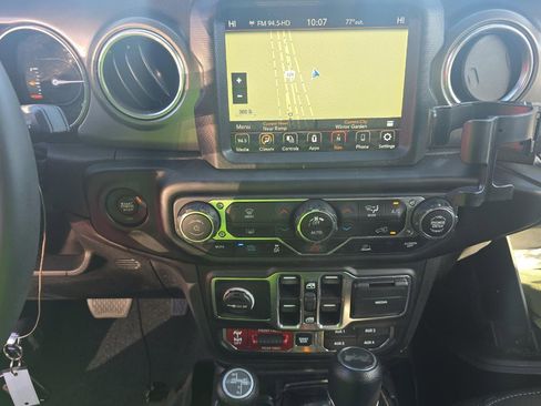 Used 2023 Jeep Wrangler Unlimited Rubicon 4xe image 9