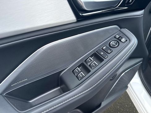 Certified 2026 Acura MDX FWD w/ Technology Package image 18