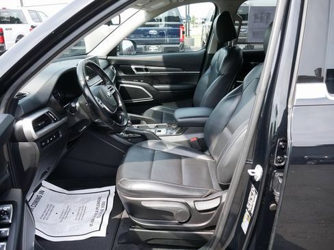 Used 2021 Kia Telluride LX image 2