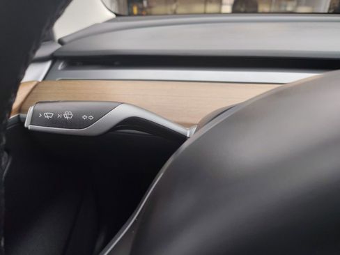 Used 2023 Tesla Model 3 Standard Range image 11