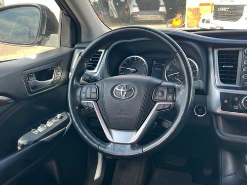 Used 2017 Toyota Highlander Limited Platinum AWD/4WD image 14