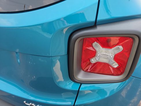 Used 2021 Jeep Renegade Limited AWD/4WD image 15