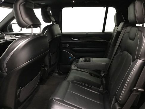 Used 2021 Jeep Grand Cherokee L Overland w/ Luxury Tech Group IV image 12