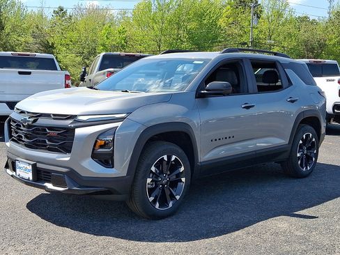 New 2026 Chevrolet Equinox RS w/ Convenience Package III FWD image 3