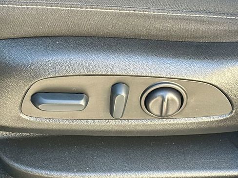 Used 2023 GMC Acadia SLE w/ Driver Convenience Package image 42