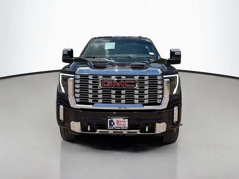 Used 2026 GMC Sierra 2500 Denali w/ Denali Reserve Package AWD/4WD image 2