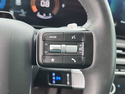 Used 2025 Hyundai Santa Fe SEL FWD image 35