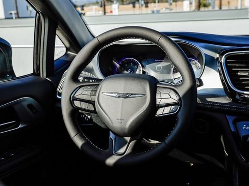New 2026 Chrysler Pacifica Limited w/ S Appearance Package FWD image 18