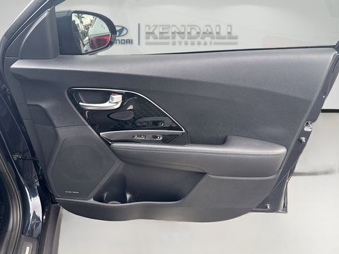 Used 2022 Kia Niro EX Premium w/ Cold Weather Package image 33