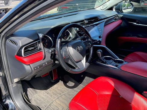 Used 2019 Toyota Camry XSE w/ Navigation Package FWD image 13