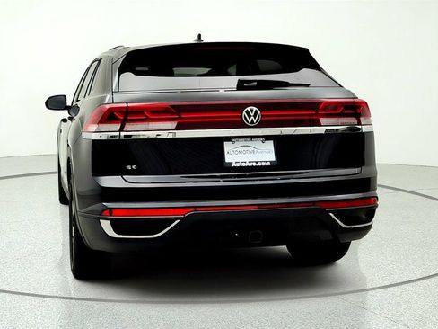 Used 2024 Volkswagen Atlas Cross Sport SE w/ Panoramic Sunroof Package FWD image 6