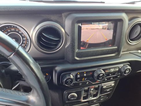 Used 2022 Jeep Gladiator Sport AWD/4WD image 25