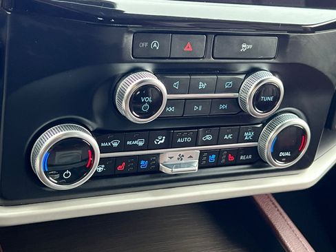 Certified 2024 Ford Expedition Limited image 23