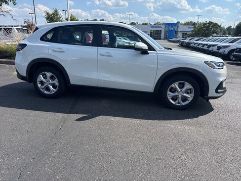 Used 2023 Honda HR-V LX image 2