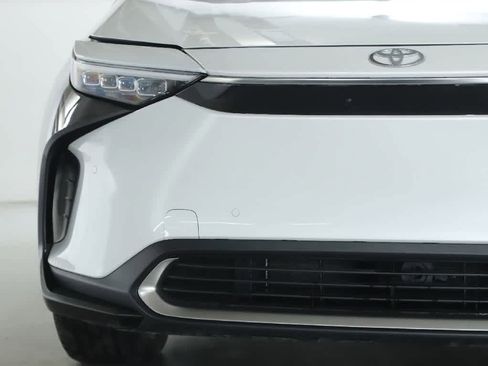 Used 2024 Toyota bZ4X Limited image 6
