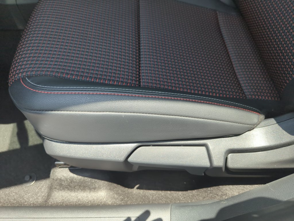 Certified 2025 Nissan Kicks SR AWD/4WD image 35