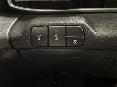 Used 2024 Hyundai Elantra SE image 20