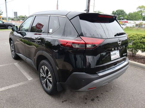 Certified 2022 Nissan Rogue SV w/ SV Premium Package image 8