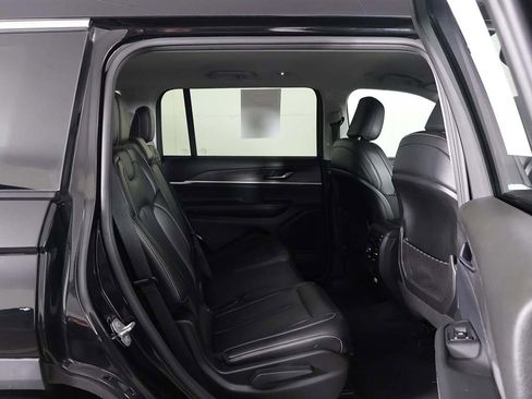 Used 2023 Jeep Grand Cherokee L Limited image 39