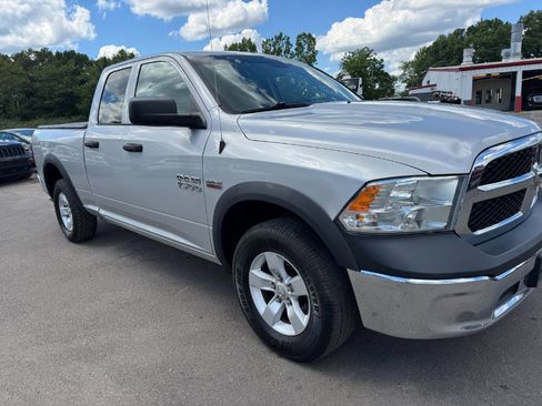 Used 2017 RAM 1500 ST w/ SXT Appearance Group AWD/4WD image 12