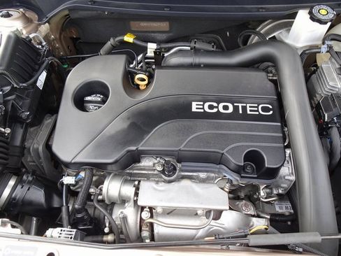 Used 2019 Chevrolet Equinox LT w/ Driver Convenience Package image 30