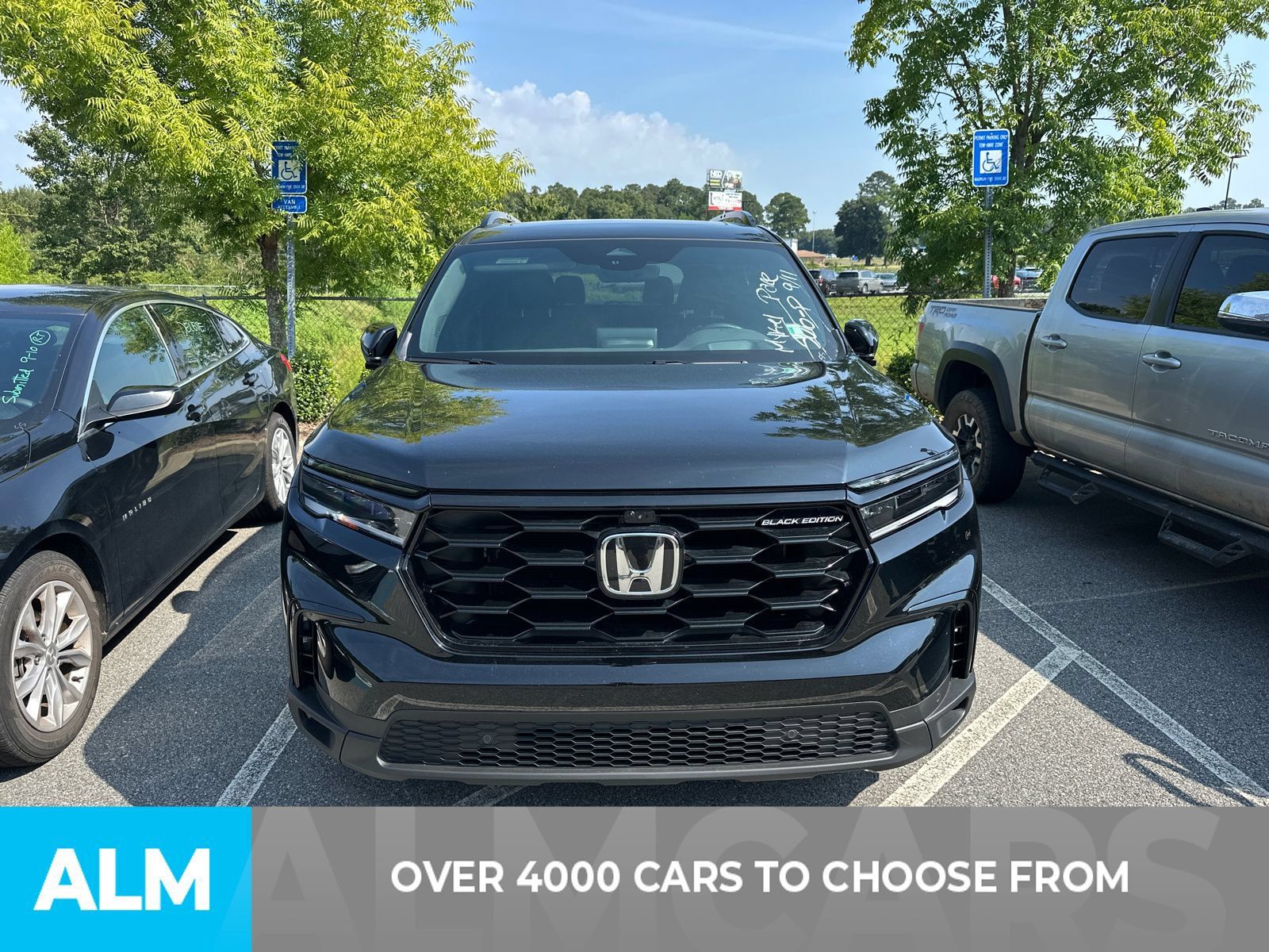 Used 2025 Honda Pilot Black Edition image 2