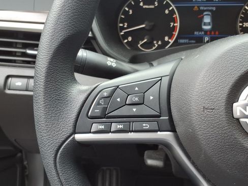 Used 2024 Nissan Altima 2.5 SV AWD/4WD image 10