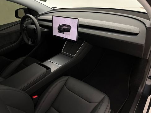 Used 2026 Tesla Model Y Long Range image 17
