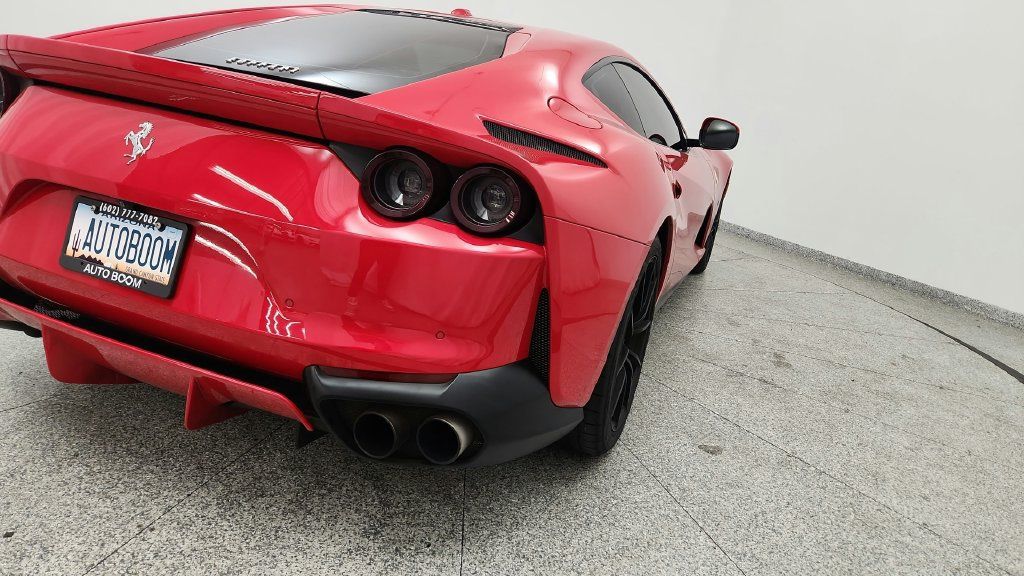 Used 2018 Ferrari 812 Superfast RWD image 23