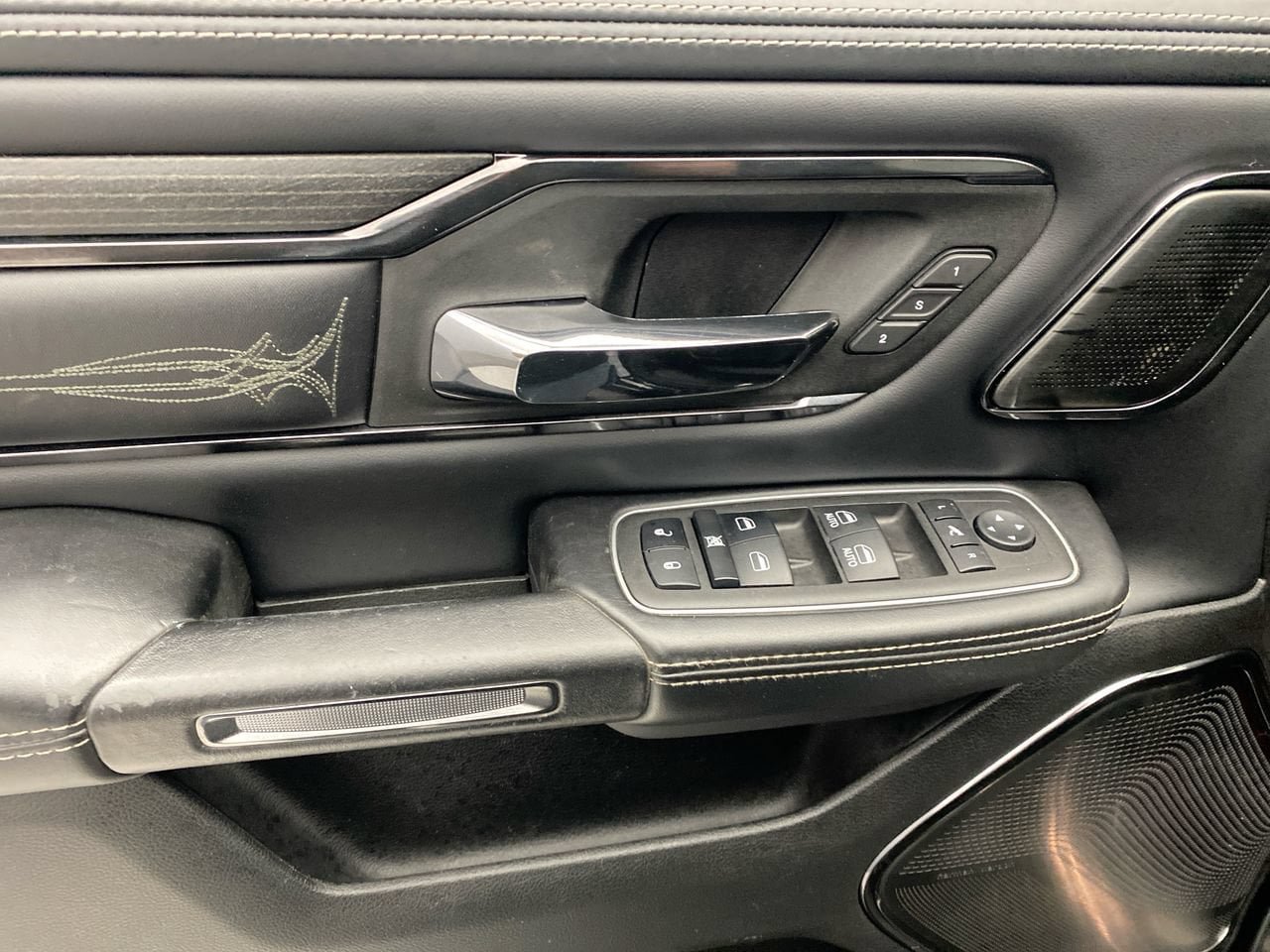 Used 2023 RAM 1500 Limited AWD/4WD image 12