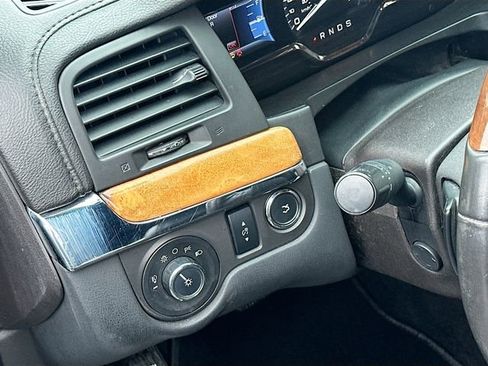 Used 2016 Lincoln MKS image 11