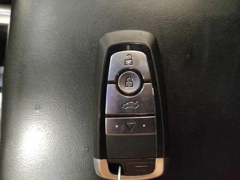 Used 2022 Ford Explorer XLT w/ Equipment Group 202A RWD image 32