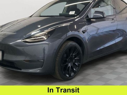 Used 2022 Tesla Model Y Long Range AWD/4WD image 1