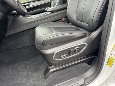 New 2025 Jeep Wagoneer Series III image 9