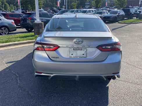 Used 2024 Toyota Camry SE FWD image 6