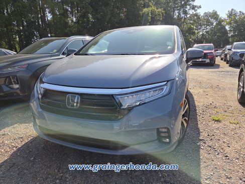 Used 2024 Honda Odyssey Touring image 2
